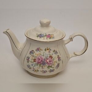 Vintage Floral and Gold SADLER Teapot made in England